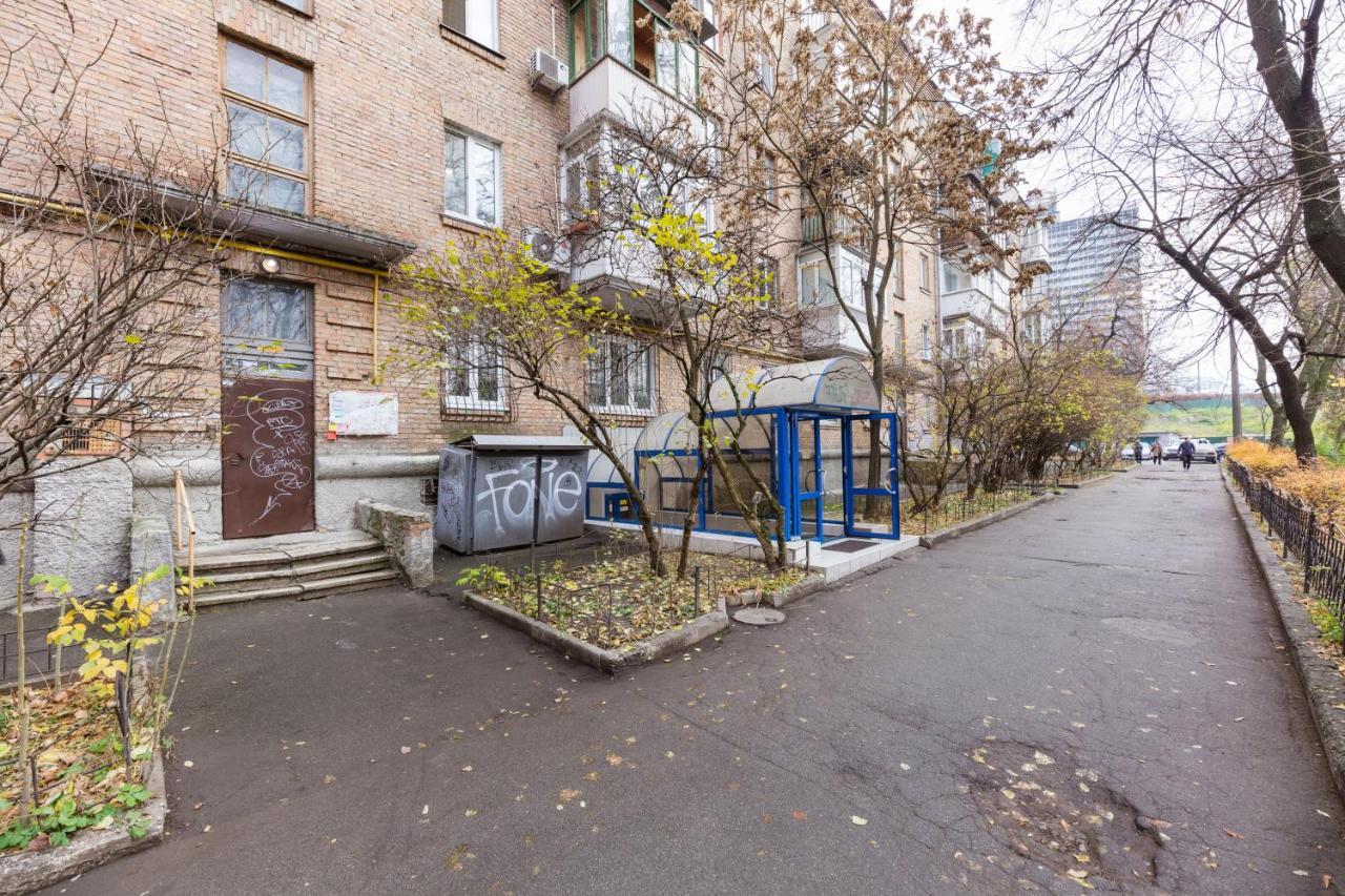 Ferienwohnung На Палаце Спорта Kiew Exterior foto