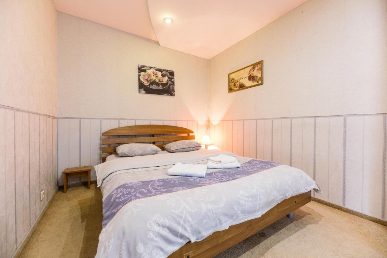 Ferienwohnung На Палаце Спорта Kiew Exterior foto